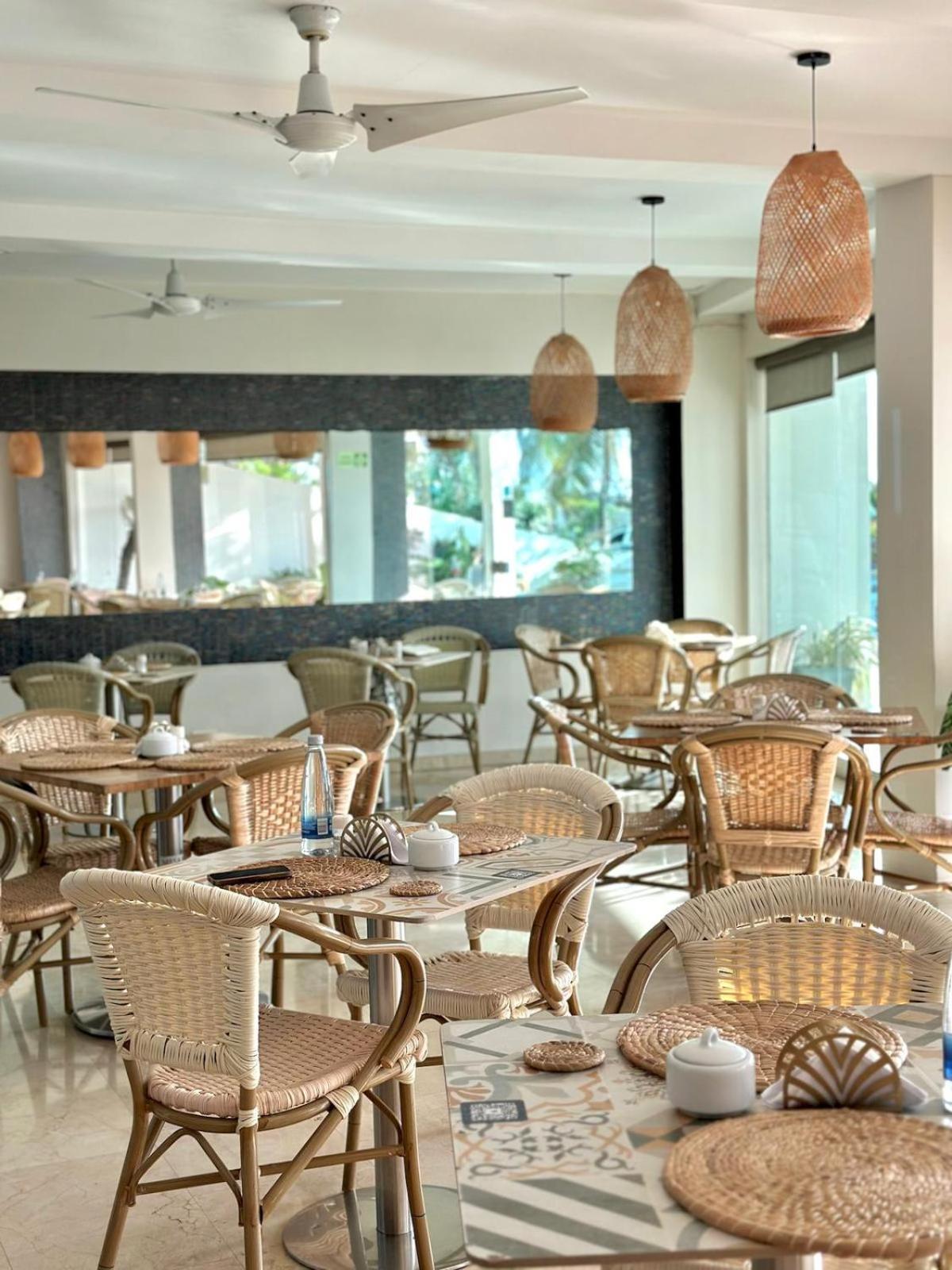 Hotel Summer Frente Al Mar Cartagène Extérieur photo
